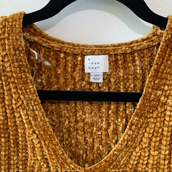 Preloved A New Day Cozy Sweater - Picture 2 of 10